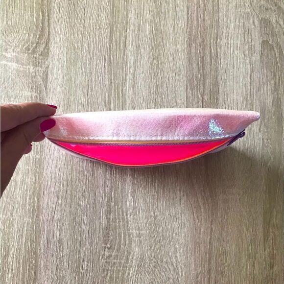 NEW … IPSY Cosmetic / Makeup Bag - Picture 3 of 3